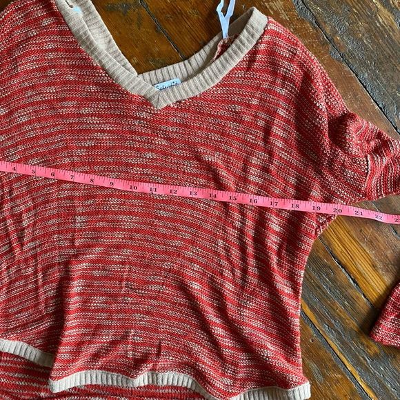Splendid Red Beige Knit V Neck Dolman Sleeve Pullover Sweater, Sz Medium, MP $82 - Picture 6 of 7